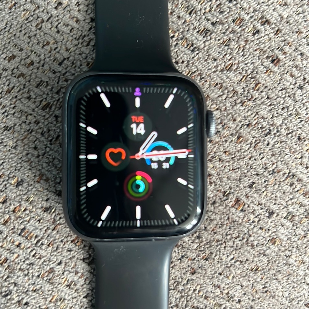 Apple Watch series 4.  44mm